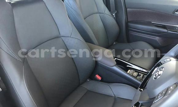 Nunua Ilio tumika Toyota C-HR Silver Gari ndani ya Ezulwini nchini Hhohho Nunua Ilio tumika Toyota C-HR Silver Gari ndani ya Ezulwini nchini Hhohho