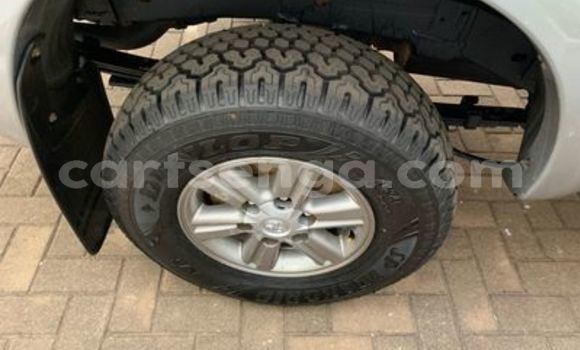 Buy Used Toyota Hilux Silver Car in Bulembu in Hhohho Buy Used Toyota Hilux Silver Car in Bulembu in Hhohho