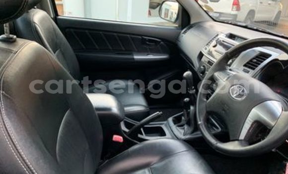Buy Used Toyota Hilux Silver Car in Bulembu in Hhohho Buy Used Toyota Hilux Silver Car in Bulembu in Hhohho