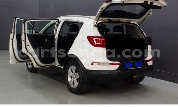 Nunua Ilio tumika Kia Sportage White Gari ndani ya Ezulwini nchini Hhohho Nunua Ilio tumika Kia Sportage White Gari ndani ya Ezulwini nchini Hhohho