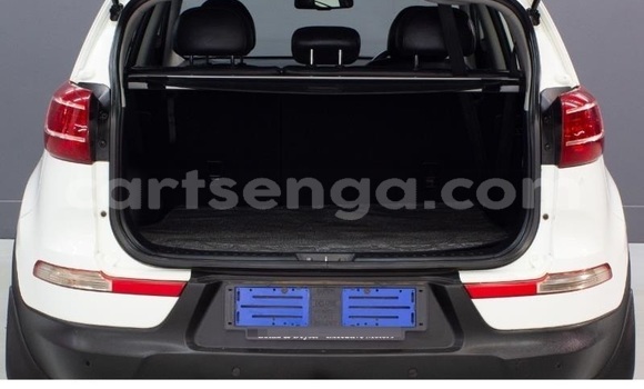 Nunua Ilio tumika Kia Sportage White Gari ndani ya Ezulwini nchini Hhohho Nunua Ilio tumika Kia Sportage White Gari ndani ya Ezulwini nchini Hhohho