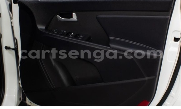 Nunua Ilio tumika Kia Sportage White Gari ndani ya Ezulwini nchini Hhohho Nunua Ilio tumika Kia Sportage White Gari ndani ya Ezulwini nchini Hhohho