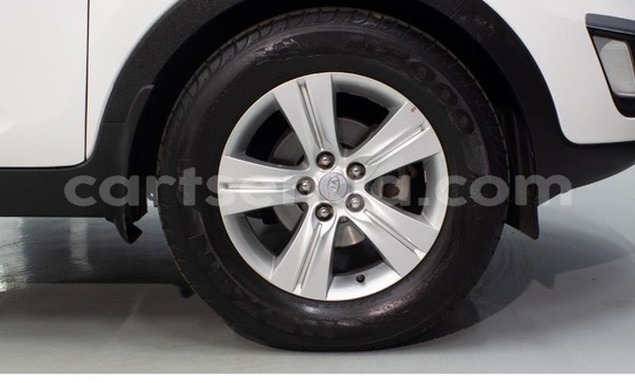 Nunua Ilio tumika Kia Sportage White Gari ndani ya Ezulwini nchini Hhohho Nunua Ilio tumika Kia Sportage White Gari ndani ya Ezulwini nchini Hhohho