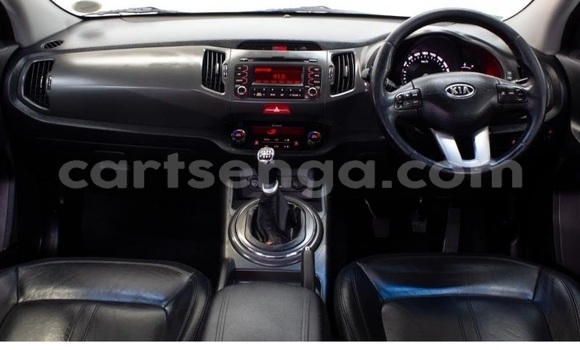 Nunua Ilio tumika Kia Sportage White Gari ndani ya Ezulwini nchini Hhohho Nunua Ilio tumika Kia Sportage White Gari ndani ya Ezulwini nchini Hhohho