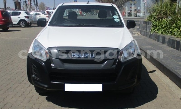 Nunua Ilio tumika Isuzu KB White Gari ndani ya Ezulwini nchini Hhohho Nunua Ilio tumika Isuzu KB White Gari ndani ya Ezulwini nchini Hhohho