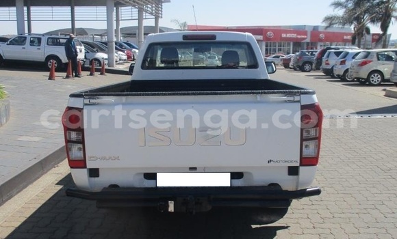 Nunua Ilio tumika Isuzu KB White Gari ndani ya Ezulwini nchini Hhohho Nunua Ilio tumika Isuzu KB White Gari ndani ya Ezulwini nchini Hhohho