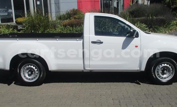 Nunua Ilio tumika Isuzu KB White Gari ndani ya Ezulwini nchini Hhohho Nunua Ilio tumika Isuzu KB White Gari ndani ya Ezulwini nchini Hhohho