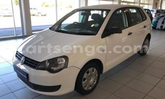 Nunua Ilio tumika Volkswagen Polo White Gari ndani ya Bulembu nchini Hhohho Nunua Ilio tumika Volkswagen Polo White Gari ndani ya Bulembu nchini Hhohho