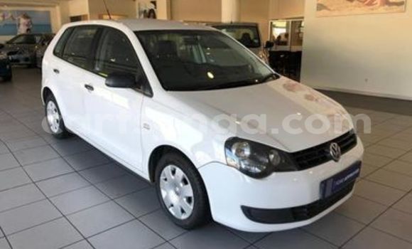 Nunua Ilio tumika Volkswagen Polo White Gari ndani ya Bulembu nchini Hhohho Nunua Ilio tumika Volkswagen Polo White Gari ndani ya Bulembu nchini Hhohho