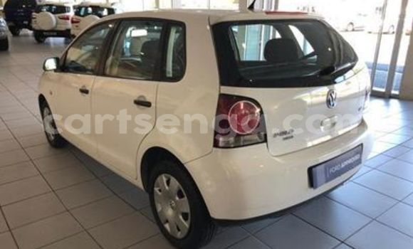 Nunua Ilio tumika Volkswagen Polo White Gari ndani ya Bulembu nchini Hhohho Nunua Ilio tumika Volkswagen Polo White Gari ndani ya Bulembu nchini Hhohho