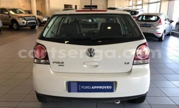 Nunua Ilio tumika Volkswagen Polo White Gari ndani ya Bulembu nchini Hhohho Nunua Ilio tumika Volkswagen Polo White Gari ndani ya Bulembu nchini Hhohho