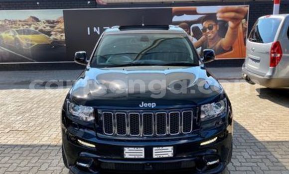 Nunua Ilio tumika Jeep Grand Cherokee SRT8 Black Gari ndani ya Ezulwini nchini Hhohho Nunua Ilio tumika Jeep Grand Cherokee SRT8 Black Gari ndani ya Ezulwini nchini Hhohho