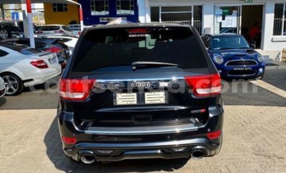 Nunua Ilio tumika Jeep Grand Cherokee SRT8 Black Gari ndani ya Ezulwini nchini Hhohho Nunua Ilio tumika Jeep Grand Cherokee SRT8 Black Gari ndani ya Ezulwini nchini Hhohho