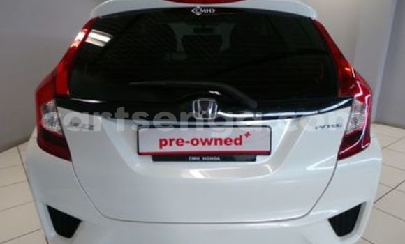 Buy Used Honda Jazz White Car in Ezulwini in Hhohho Buy Used Honda Jazz White Car in Ezulwini in Hhohho
