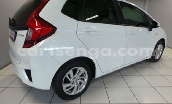 Buy Used Honda Jazz White Car in Ezulwini in Hhohho Buy Used Honda Jazz White Car in Ezulwini in Hhohho