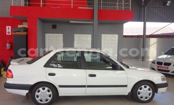 Nunua Ilio tumika Toyota Corolla White Gari ndani ya Bulembu nchini Hhohho Nunua Ilio tumika Toyota Corolla White Gari ndani ya Bulembu nchini Hhohho