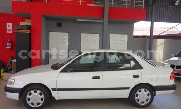 Nunua Ilio tumika Toyota Corolla White Gari ndani ya Bulembu nchini Hhohho Nunua Ilio tumika Toyota Corolla White Gari ndani ya Bulembu nchini Hhohho