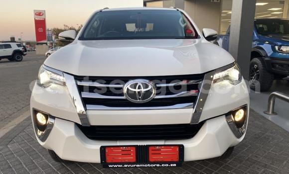 Buy Used Toyota Fortuner White Car in Big Bend in Lubombo Buy Used Toyota Fortuner White Car in Big Bend in Lubombo