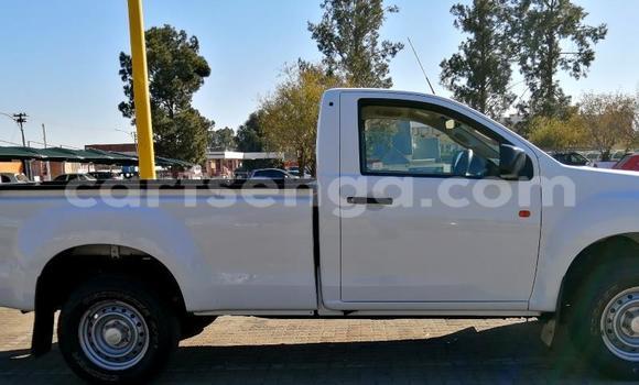 Buy Used Isuzu KB White Car in Big Bend in Lubombo Buy Used Isuzu KB White Car in Big Bend in Lubombo