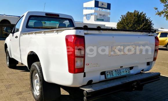 Buy Used Isuzu KB White Car in Big Bend in Lubombo Buy Used Isuzu KB White Car in Big Bend in Lubombo