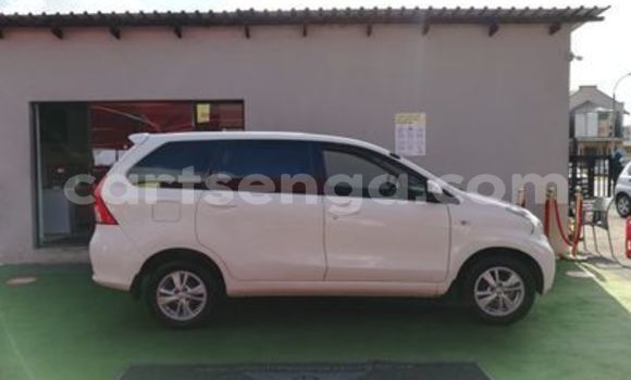 Nunua Ilio tumika Toyota Avanza White Gari ndani ya Ezulwini nchini Hhohho Nunua Ilio tumika Toyota Avanza White Gari ndani ya Ezulwini nchini Hhohho
