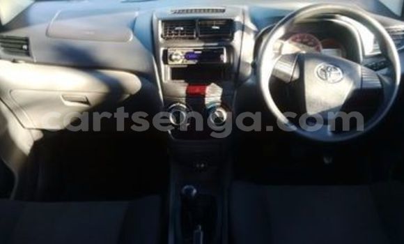 Nunua Ilio tumika Toyota Avanza Silver Gari ndani ya Hlatikulu nchini Wilaya ya Shiselweni Nunua Ilio tumika Toyota Avanza Silver Gari ndani ya Hlatikulu nchini Wilaya ya Shiselweni