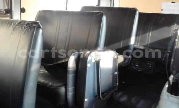 Nunua Ilio tumika Toyota Hiace White Gari ndani ya Big Bend nchini Lubombo Nunua Ilio tumika Toyota Hiace White Gari ndani ya Big Bend nchini Lubombo