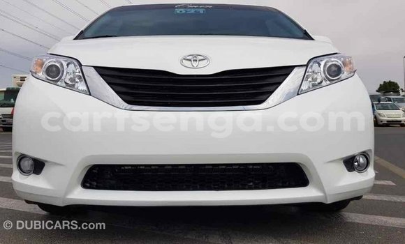 Buy Import Toyota Sienna White Car in Import - Dubai in Hhohho Buy Import Toyota Sienna White Car in Import - Dubai in Hhohho