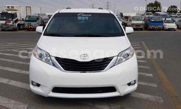 Buy Import Toyota Sienna White Car in Import - Dubai in Hhohho Buy Import Toyota Sienna White Car in Import - Dubai in Hhohho