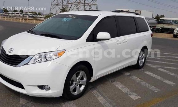 Buy Import Toyota Sienna White Car in Import - Dubai in Hhohho Buy Import Toyota Sienna White Car in Import - Dubai in Hhohho