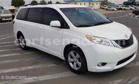 Buy Import Toyota Sienna White Car in Import - Dubai in Hhohho Buy Import Toyota Sienna White Car in Import - Dubai in Hhohho