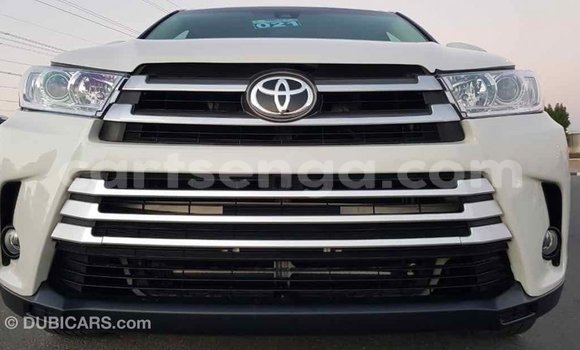 Buy Import Toyota Highlander White Car in Import - Dubai in Hhohho Buy Import Toyota Highlander White Car in Import - Dubai in Hhohho