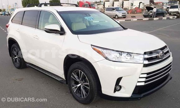 Buy Import Toyota Highlander White Car in Import - Dubai in Hhohho Buy Import Toyota Highlander White Car in Import - Dubai in Hhohho