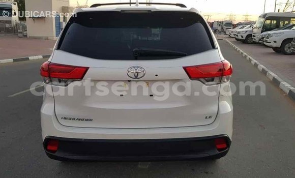 Buy Import Toyota Highlander White Car in Import - Dubai in Hhohho Buy Import Toyota Highlander White Car in Import - Dubai in Hhohho