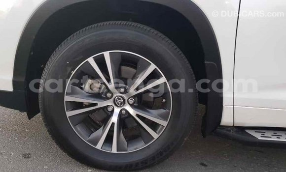 Buy Import Toyota Highlander White Car in Import - Dubai in Hhohho Buy Import Toyota Highlander White Car in Import - Dubai in Hhohho