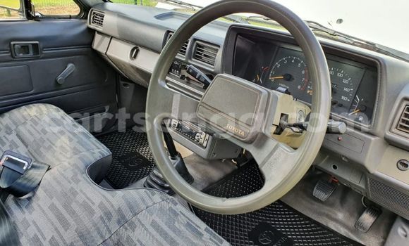 Buy Used Toyota Hilux White Car in Bulembu in Hhohho Buy Used Toyota Hilux White Car in Bulembu in Hhohho