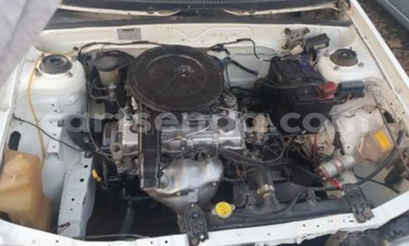 Nunua Ilio tumika Mazda 323 White Gari ndani ya Manzini nchini Manzini Nunua Ilio tumika Mazda 323 White Gari ndani ya Manzini nchini Manzini