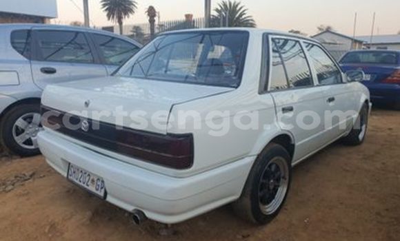 Nunua Ilio tumika Mazda 323 White Gari ndani ya Manzini nchini Manzini Nunua Ilio tumika Mazda 323 White Gari ndani ya Manzini nchini Manzini