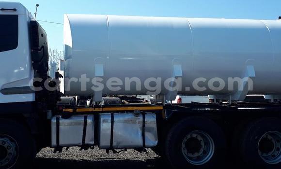 Buy Used Nissan UD White Truck in Ezulwini in Hhohho Buy Used Nissan UD White Truck in Ezulwini in Hhohho