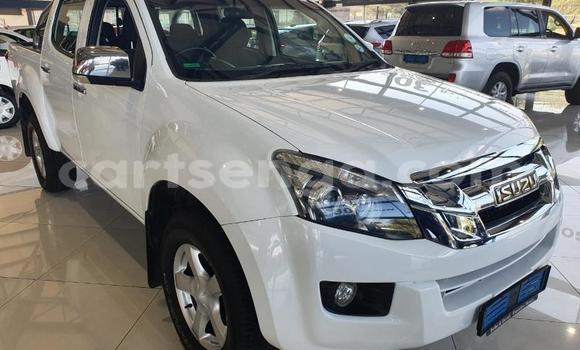 Nunua Ilio tumika Isuzu KB White Gari ndani ya Big Bend nchini Lubombo