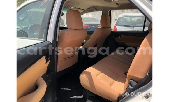 Nunua Imported Toyota Fortuner White Gari ndani ya Import - Dubai nchini Hhohho Nunua Imported Toyota Fortuner White Gari ndani ya Import - Dubai nchini Hhohho