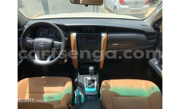 Nunua Imported Toyota Fortuner White Gari ndani ya Import - Dubai nchini Hhohho Nunua Imported Toyota Fortuner White Gari ndani ya Import - Dubai nchini Hhohho