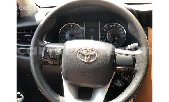 Nunua Imported Toyota Fortuner White Gari ndani ya Import - Dubai nchini Hhohho Nunua Imported Toyota Fortuner White Gari ndani ya Import - Dubai nchini Hhohho