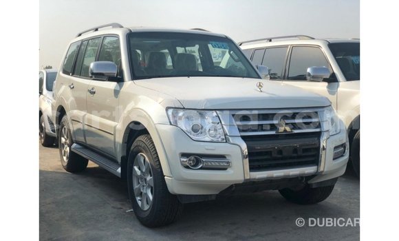 Nunua Imported Mitsubishi Pajero Black Gari ndani ya Import - Dubai nchini Hhohho Nunua Imported Mitsubishi Pajero Black Gari ndani ya Import - Dubai nchini Hhohho