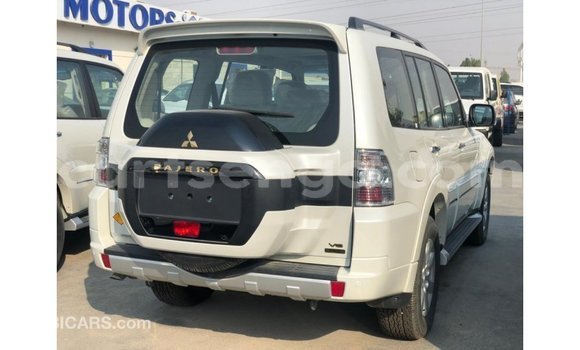 Nunua Imported Mitsubishi Pajero Black Gari ndani ya Import - Dubai nchini Hhohho Nunua Imported Mitsubishi Pajero Black Gari ndani ya Import - Dubai nchini Hhohho