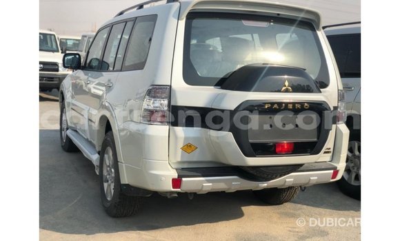 Nunua Imported Mitsubishi Pajero Black Gari ndani ya Import - Dubai nchini Hhohho Nunua Imported Mitsubishi Pajero Black Gari ndani ya Import - Dubai nchini Hhohho