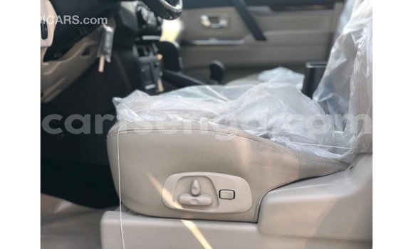 Nunua Imported Mitsubishi Pajero Black Gari ndani ya Import - Dubai nchini Hhohho Nunua Imported Mitsubishi Pajero Black Gari ndani ya Import - Dubai nchini Hhohho