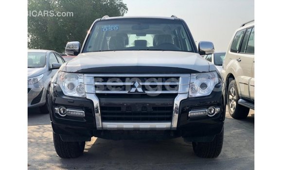 Nunua Imported Mitsubishi Pajero Black Gari ndani ya Import - Dubai nchini Hhohho Nunua Imported Mitsubishi Pajero Black Gari ndani ya Import - Dubai nchini Hhohho