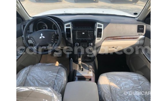 Nunua Imported Mitsubishi Pajero Black Gari ndani ya Import - Dubai nchini Hhohho Nunua Imported Mitsubishi Pajero Black Gari ndani ya Import - Dubai nchini Hhohho