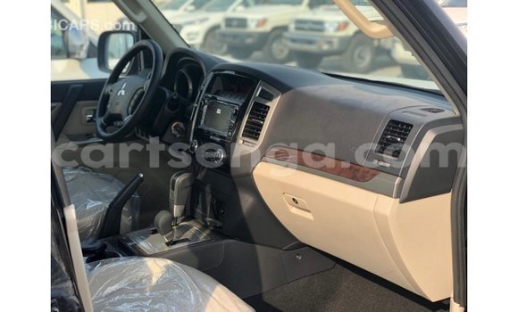 Nunua Imported Mitsubishi Pajero Black Gari ndani ya Import - Dubai nchini Hhohho Nunua Imported Mitsubishi Pajero Black Gari ndani ya Import - Dubai nchini Hhohho